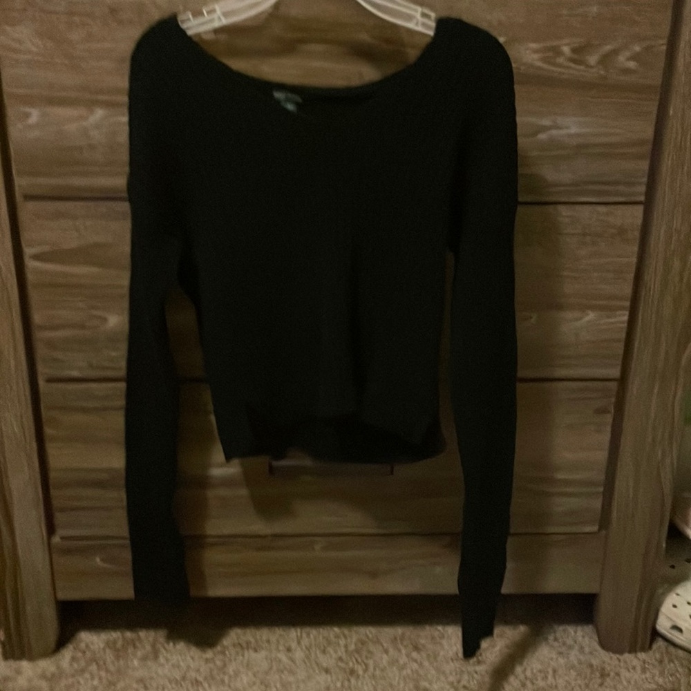 Black cropped sweater